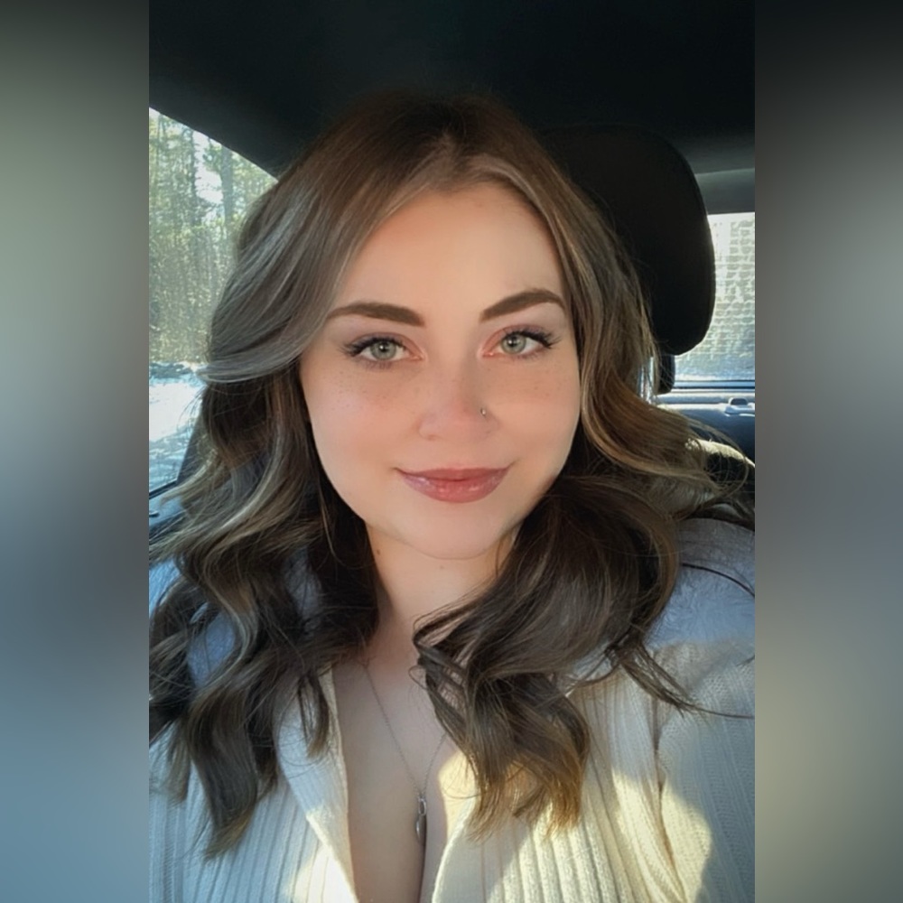 Meet your Posher, Danielle